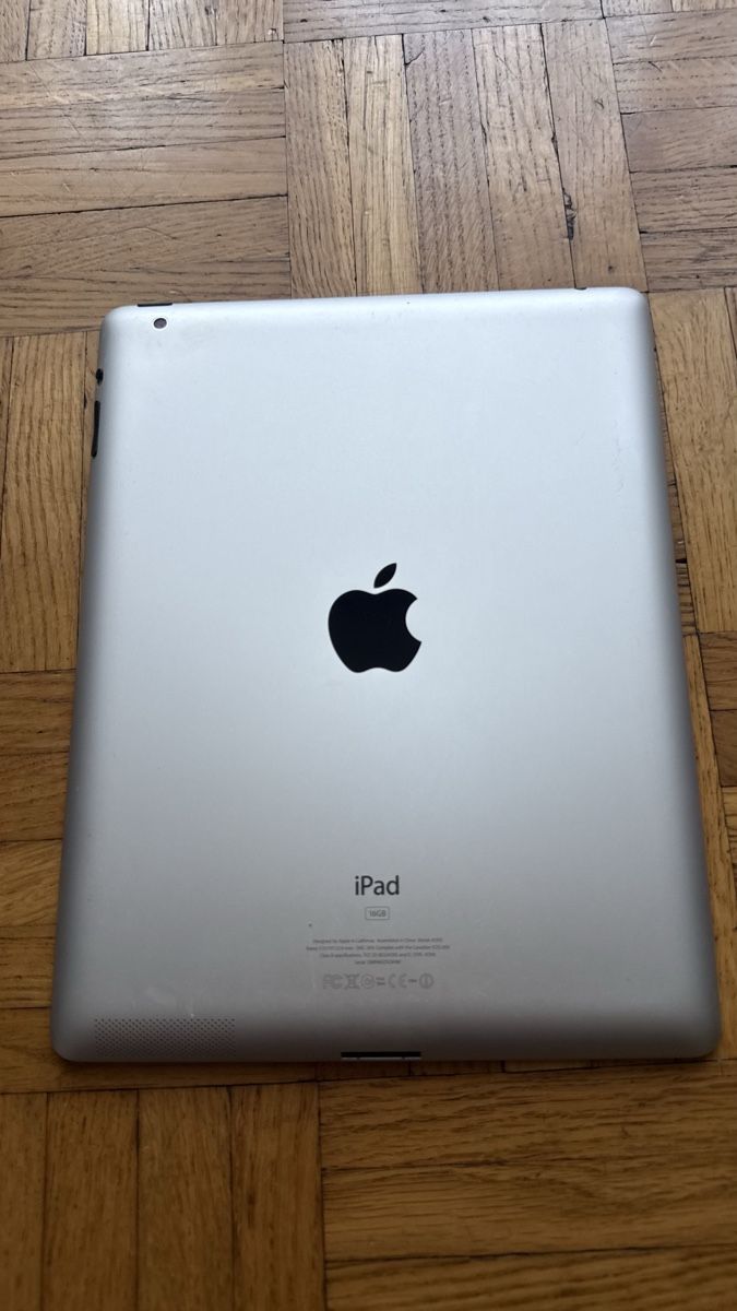 Apple Tablet PC: Apple iPad2 16GB silbern – Usato da Zürich venduto da Gabiii 2