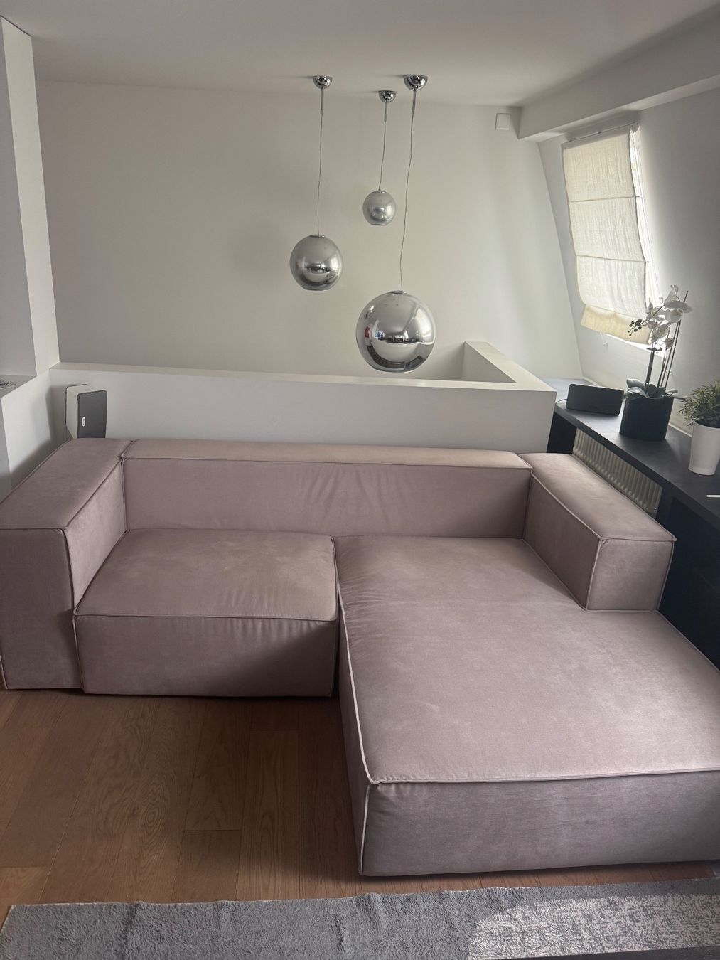 Sofas: 2 Sitzer Ecksofa, beige, so gut wie neu – Neu (gemäss Beschreibung) aus Zürich von gio_6qm5