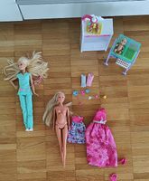 Schwangere Barbie und Kinderärztin. 