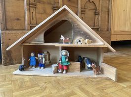 Maison de poupées en bois