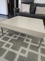 Massiver Couchtisch 90 × 90 cm –  mit Schublade