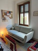 Skandinavisches 3er-Sofa in Hellgrau  guter Zustand