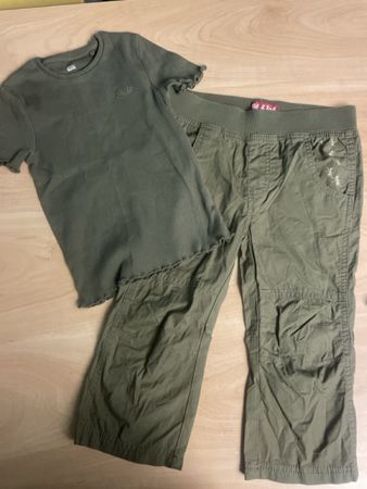 Khaki Hosen Neu & WE T-Shirt Set Gr. 122- Top Zustand!