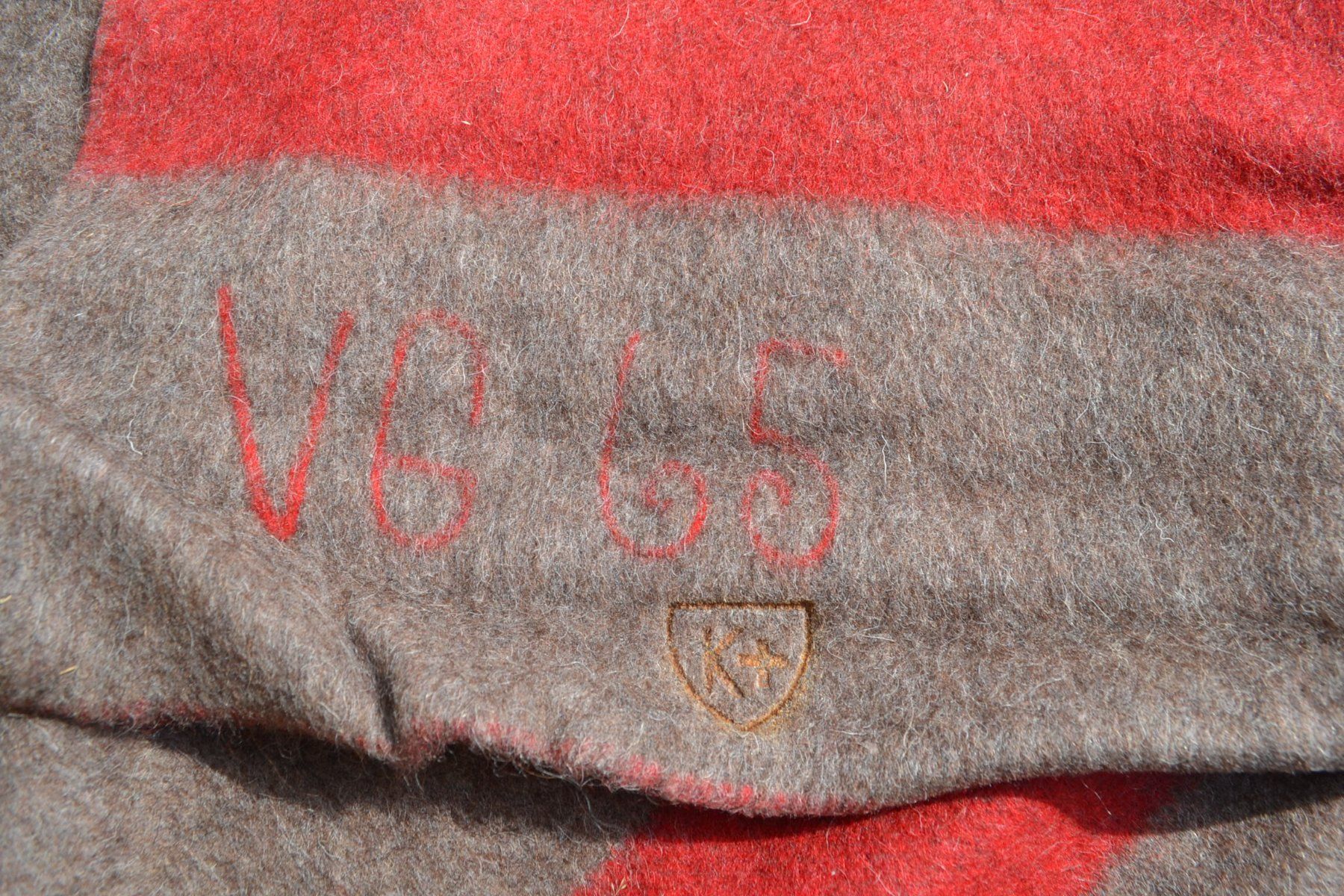 Schweizer Armee Coperte: Schweizer Armeedecke, Wolldecke mit Lederriemen, – Usato da Wil SG venduto da Athi 6