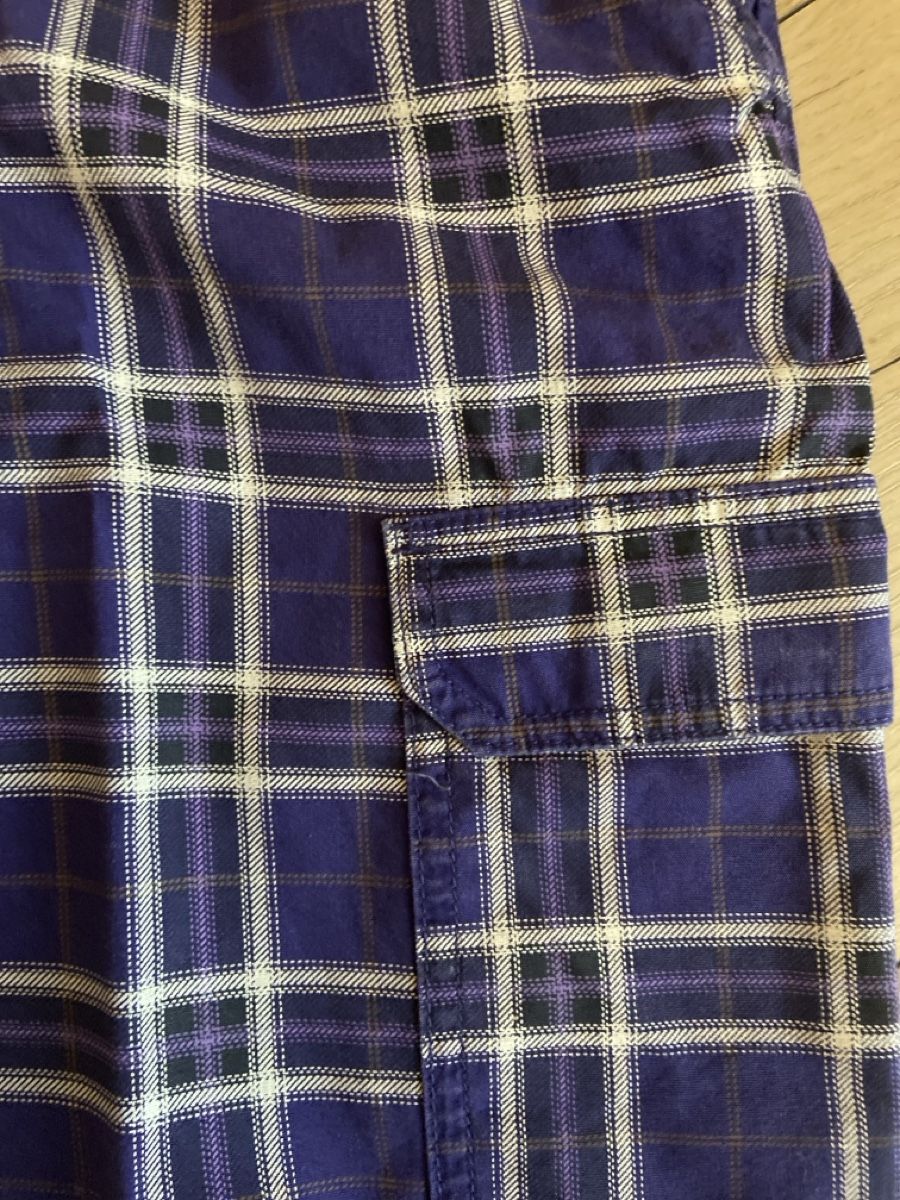 H&M Pantaloni: Pantalon H&M 134-8-9 ans violet – Usato da Sornard (Nendaz) venduto da delezedoris 1
