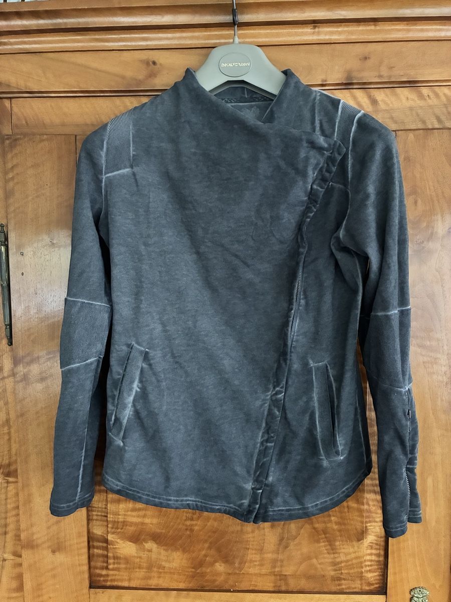 Liebeskind Giacche: Liebeskind Sweatshirt Jacke M – Usato da Küttigen venduto da Luckynatur 2