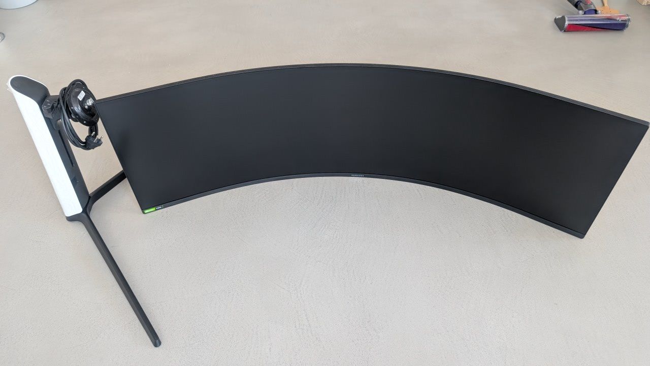 Samsung Monitor: Samsung Odyssey G9 G95T – Usato da Oberbütschel venduto da MINERCOIN