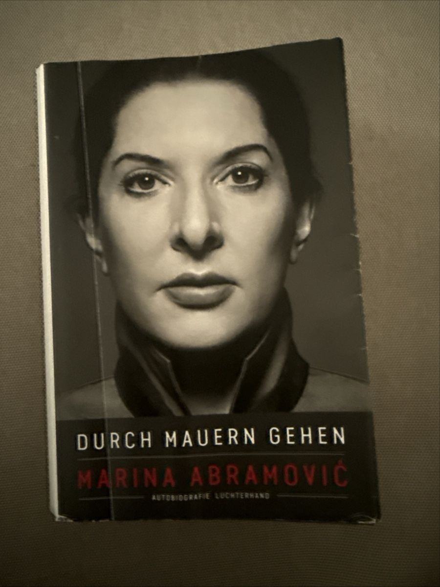 Libri: durch mauern gehen - marina abramovic – Usato da Luzern venduto da nin_652v