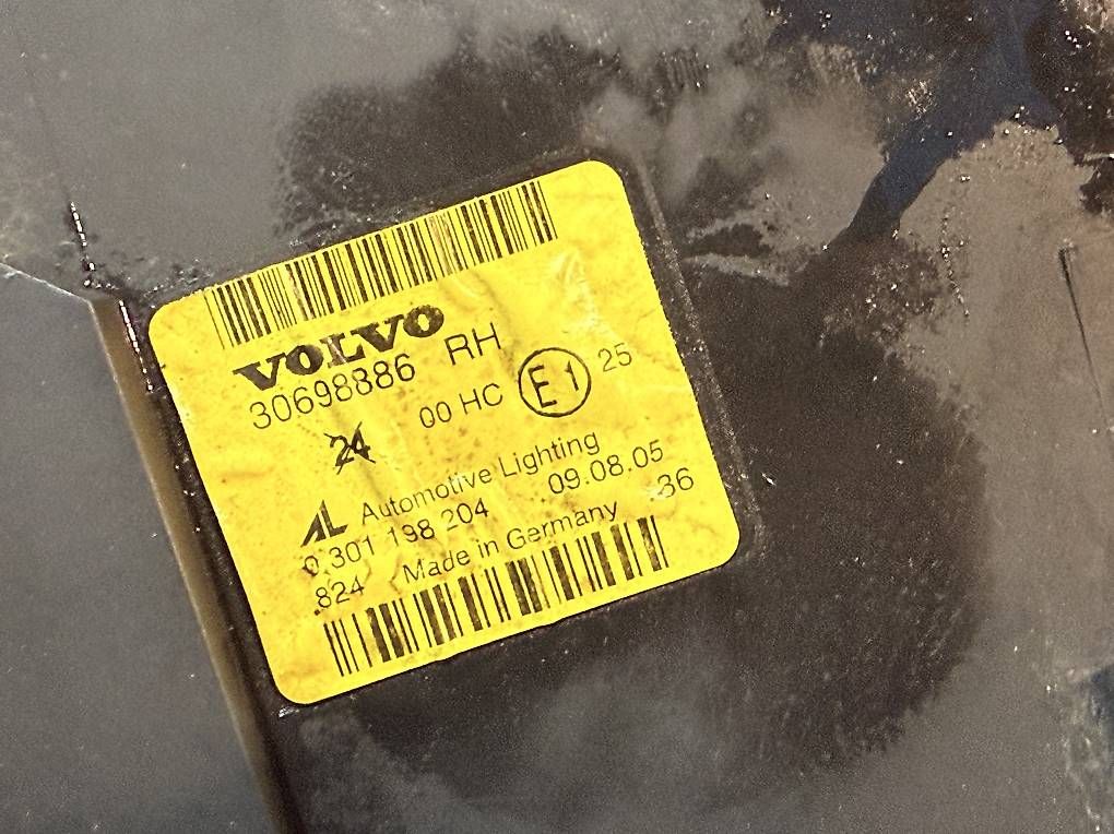 Fari: Scheinwerfer Volvo S40 / V50  – Usato da Udligenswil venduto da Sch2s 5