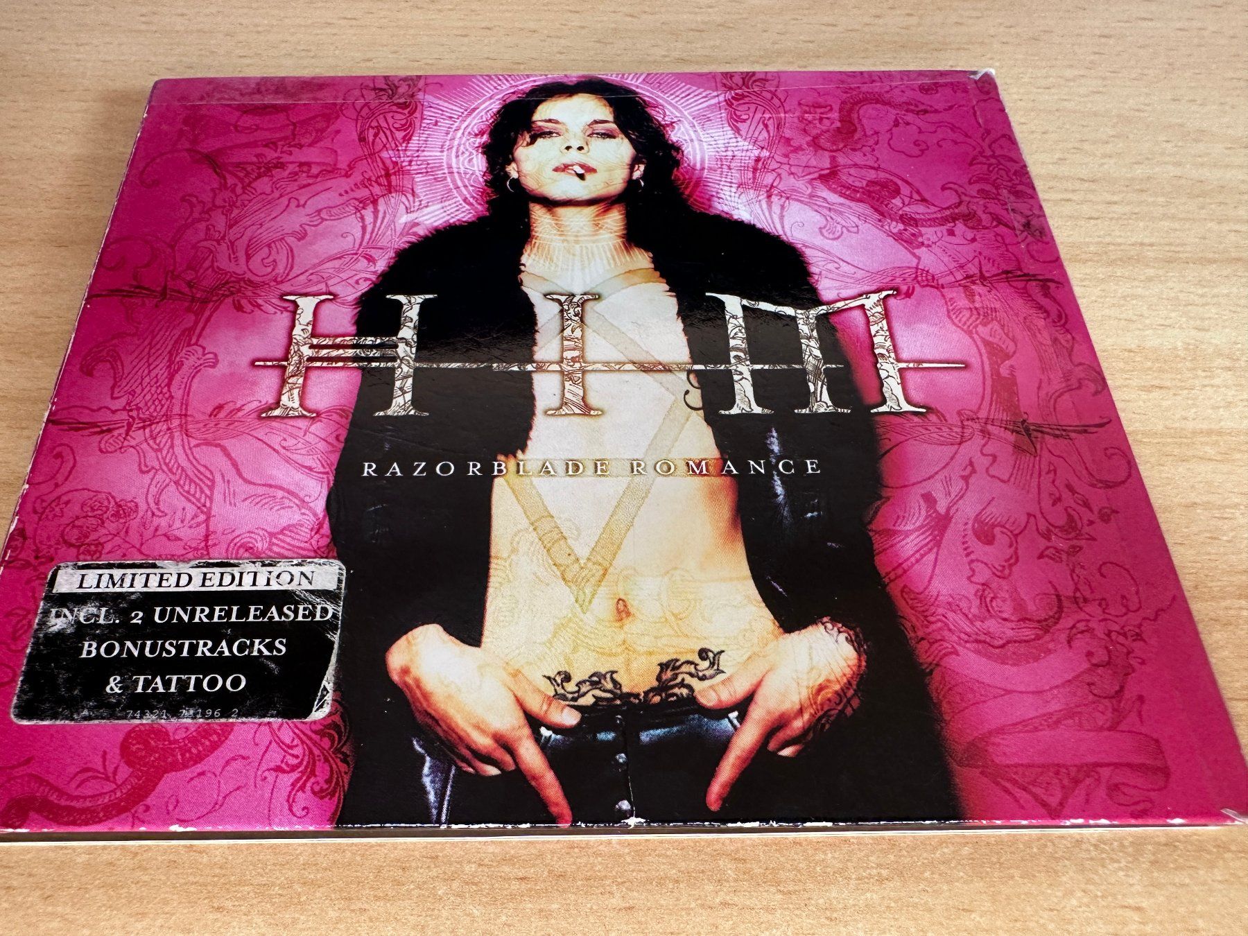 CD: HIM - Razorblade Romance - Limited Edition – Usato da Rikon im Tösstal venduto da Alpenmutz