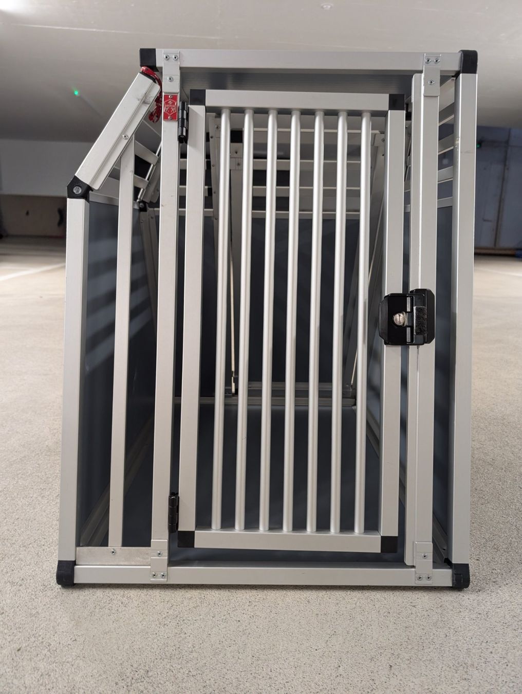 Gabbie, trasporto & Sicurezza: Swiss- Dogbox / Alu Hundebox – Usato da Bennau venduto da Rhop