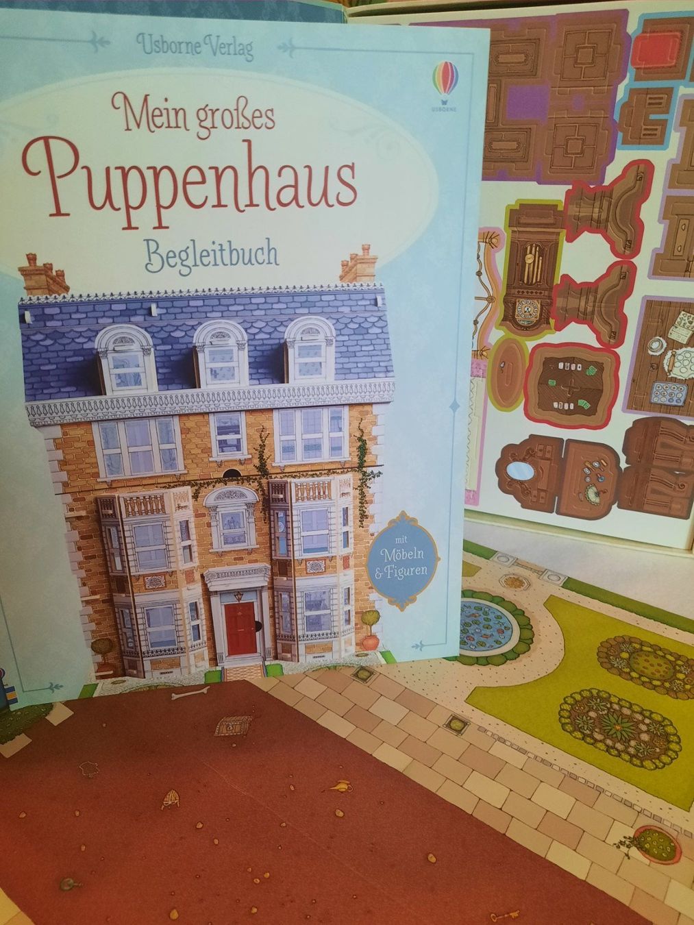 Case e mobili per bambole: Bausatz / Viktorianisches Puppenhaus, stabiler Karton – Nuovo e nell'imballaggio originale da Allschwil venduto da saphira012 2