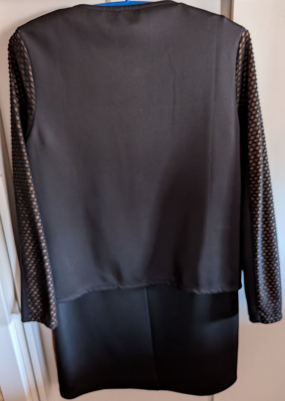 Vestiti: Ensemble composé d'une robe et d'une veste KALISSON – Usato da Villariaz venduto da Mariejoconde 5