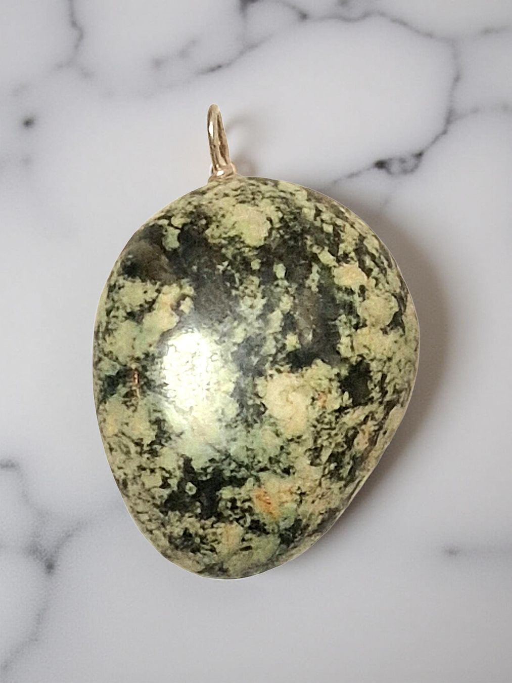 Pendentifs: Flussstein Dunkelgruen-weiss-dunkelrot – Neuf avec emballage d'origine à Aarau par Schmuckhoehle_MD 3