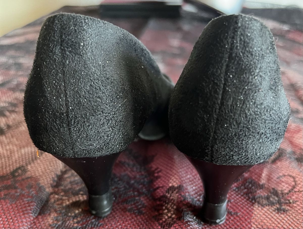 Scarpe da donna: Escarpins noirs, La Halle, taille 38 – Usato da Chézard-St-Martin venduto da Cheyenne_75 3