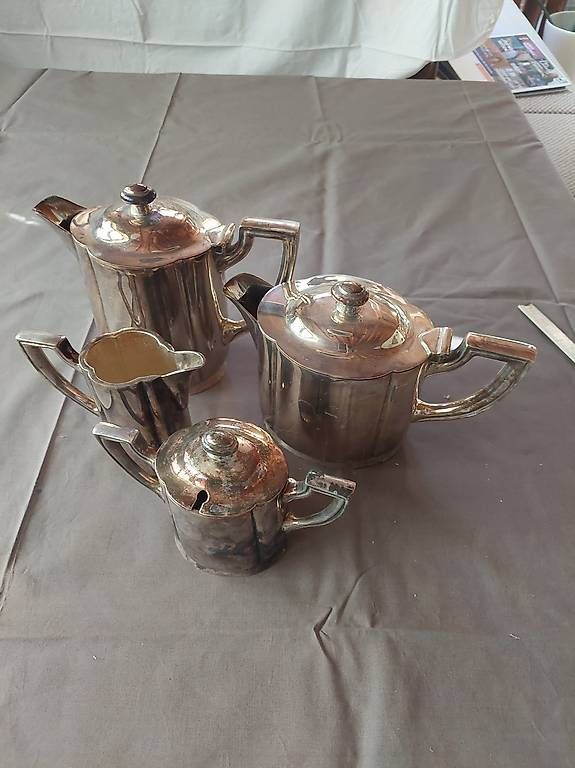 Services de table: Lambert, Tee- und Kaffeeservice – D'occasion à Troistorrents par cla_5smf