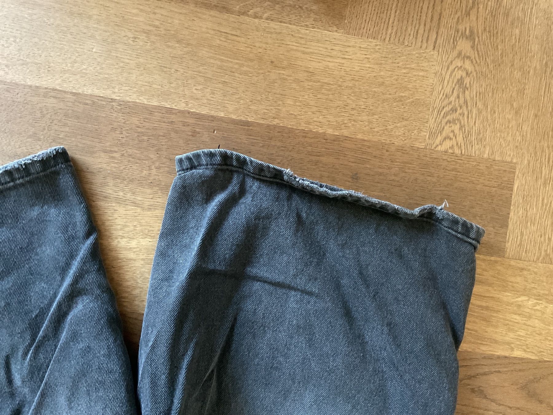 Bershka Jeans: Shorts Bershka Grau Grösse 36 Herren – Usato da Basel venduto da cme03 3