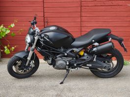 Ducati Monster 696