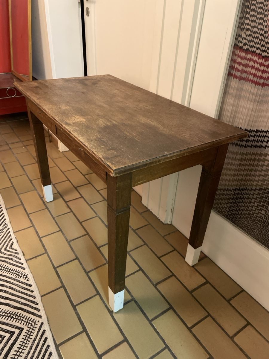 Tables: Kleiner Holztisch – D'occasion à Zürich par len_n9nj 1