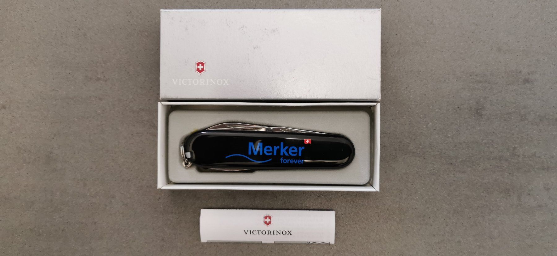 Victorinox Coltelli tascabile: Victorinox Taschenmesser – Nuovo e nell'imballaggio originale da Zürich venduto da Bluemex
