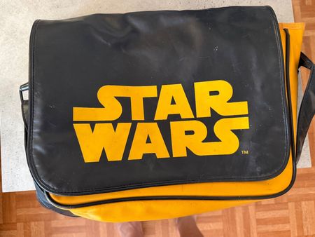 Umhaengetasche Star Wars schwarz/gelb 40cm x 30cm guter Z...