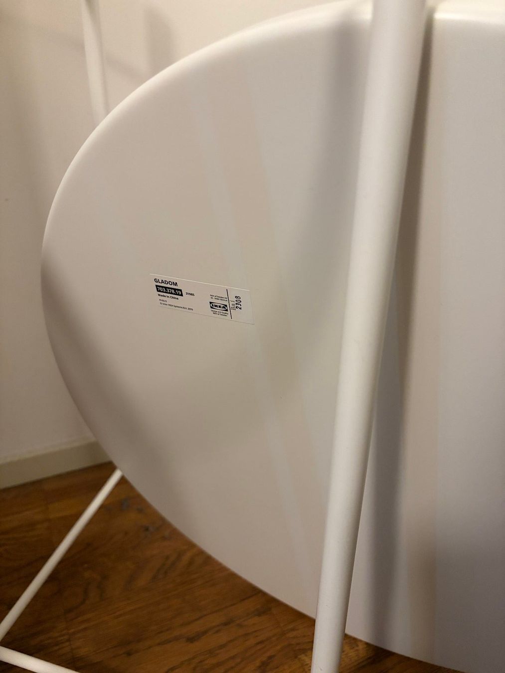 Ikea Tische: IKEA GLADOM Beistelltisch / Tabletttisch – Gebraucht aus Zürich von amz_7wqs 2