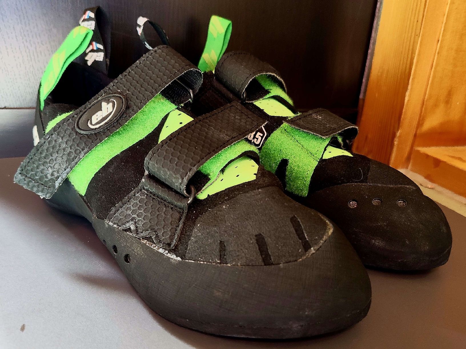 Scarpe da uomo: EB Kletterschuhe Grösse 38.5 - neu – Nuovo (secondo la descrizione) da Au TG venduto da Michelle_9711