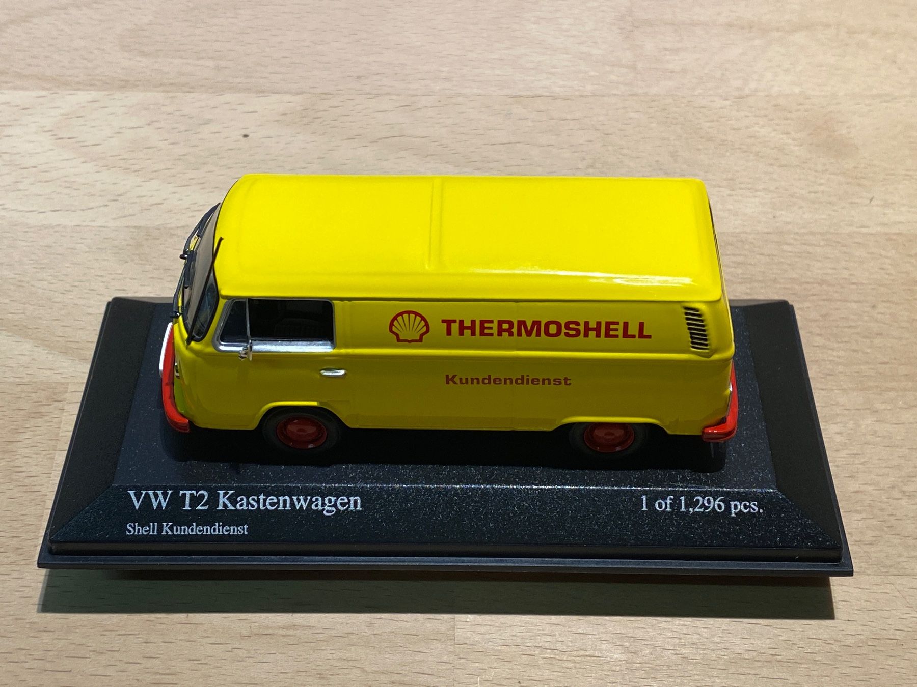 Minichamps Modellini d'auto: VW T2 Kastenwagen - Shell / Minichamps – Usato da Stüsslingen venduto da leo_nzh6 2