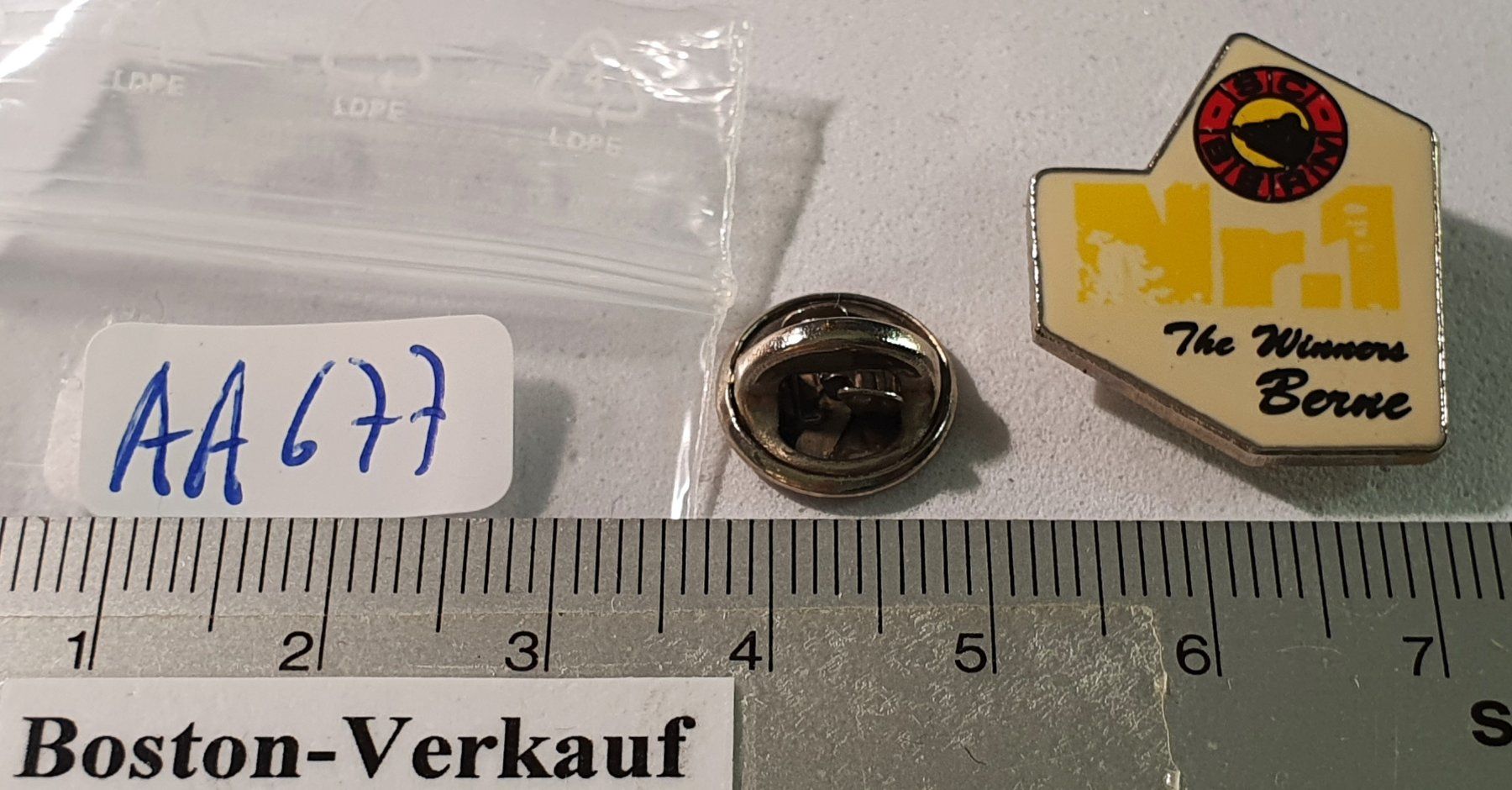 Placchette & Badge: AA677 - Pin SC Bern Nr. 1 bröckelt... Nr.2/3 – Usato da Reinach BL venduto da Boston-Verkauf 1