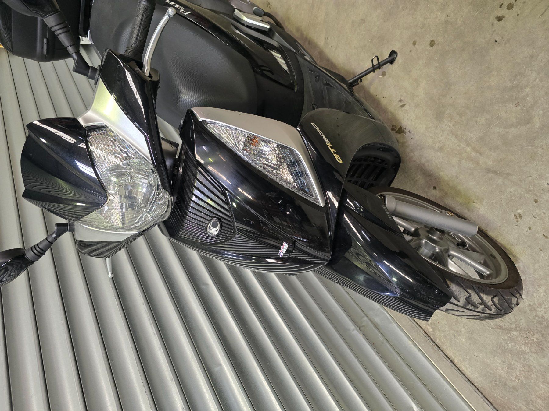 Kymco Scooter: Kymco People GT300 Roller – Usato da Basel venduto da Esso123 8