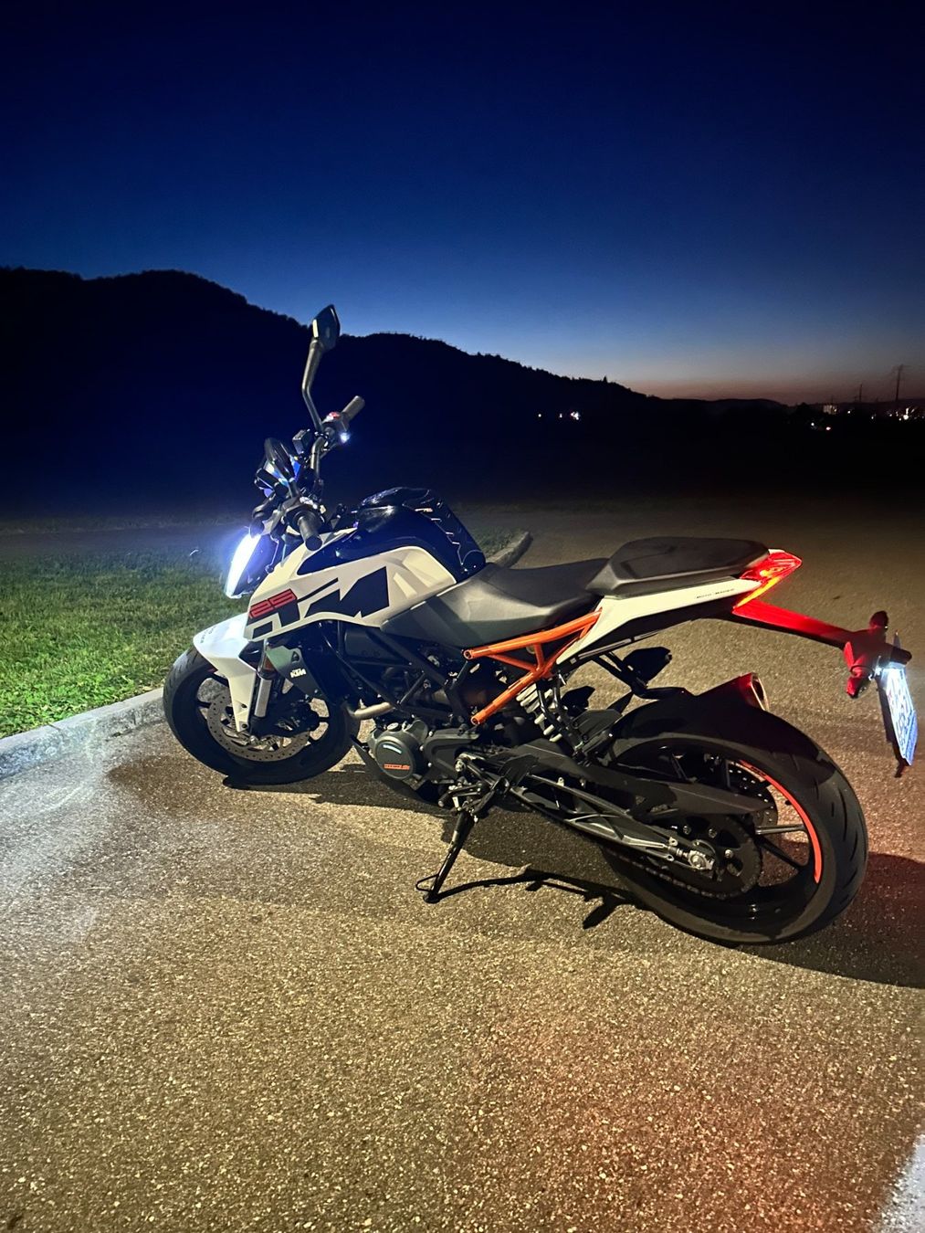 KTM Strada: KTM Duke 125 ABS – Usato da Spreitenbach venduto da Liddelfoot 7
