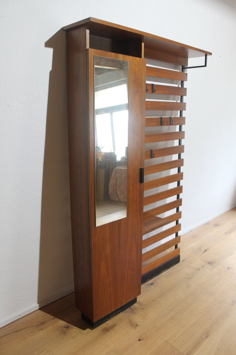 Guardaroba: Midcentury Teakholz Garderobe – Usato da Glarus venduto da Toni-Glarus 1
