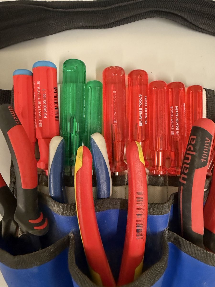 Knipex Alle Werkzeuge: Handwerkzeug mit Tasche  – Neu (gemäss Beschreibung) aus Zürich von papaplatte 1