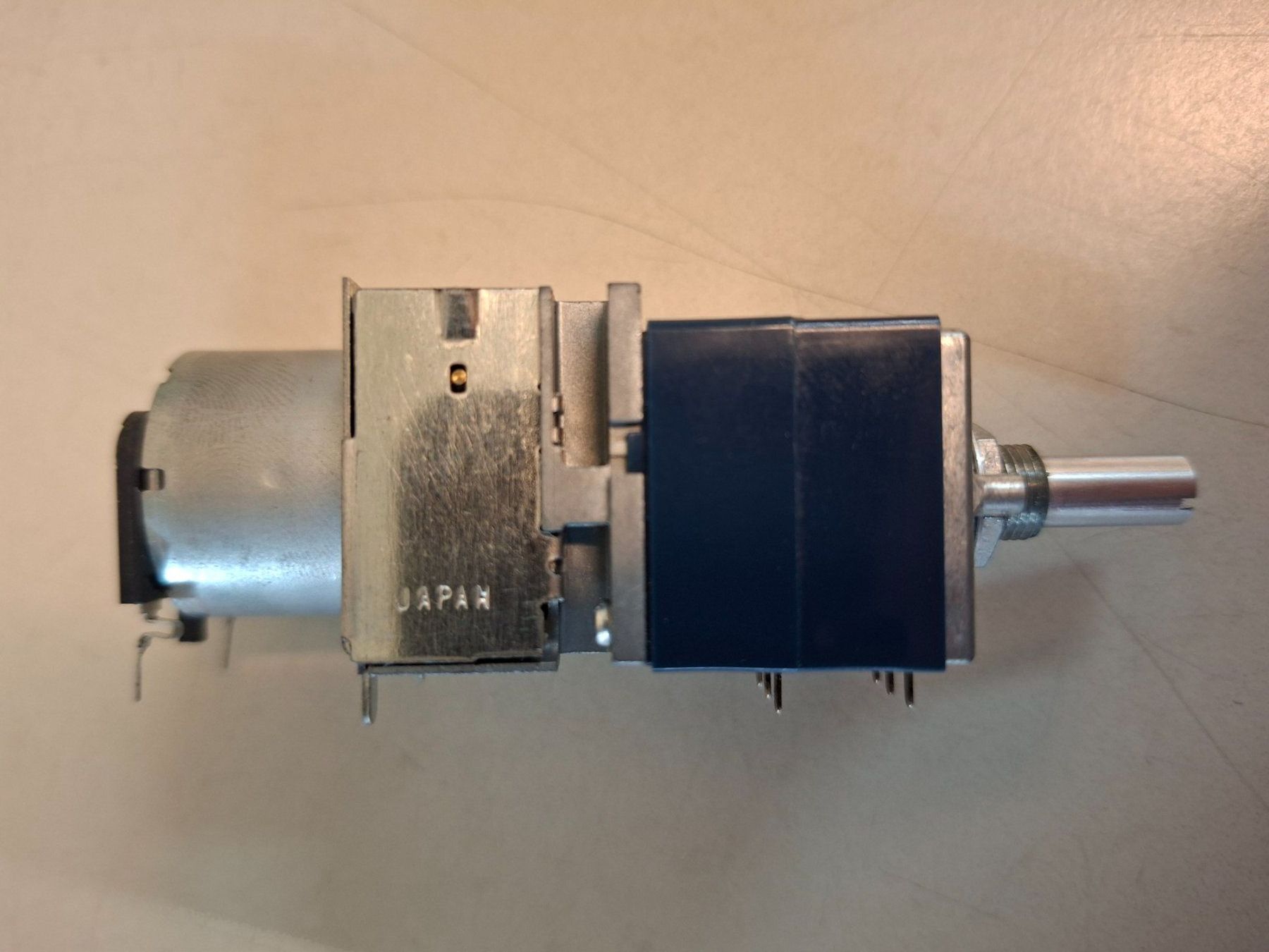 Componenti elettronici: Potenziometer mit Motor – Nuovo (secondo la descrizione) da Niedergösgen venduto da piccorx5 4