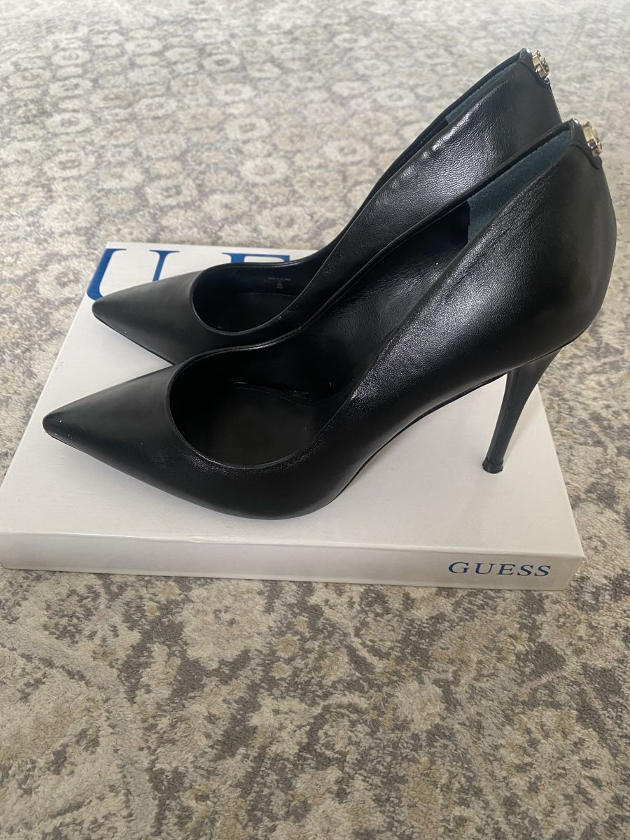 Damenschuhe: Pumps Guess – Gebraucht aus Basel von Holali17