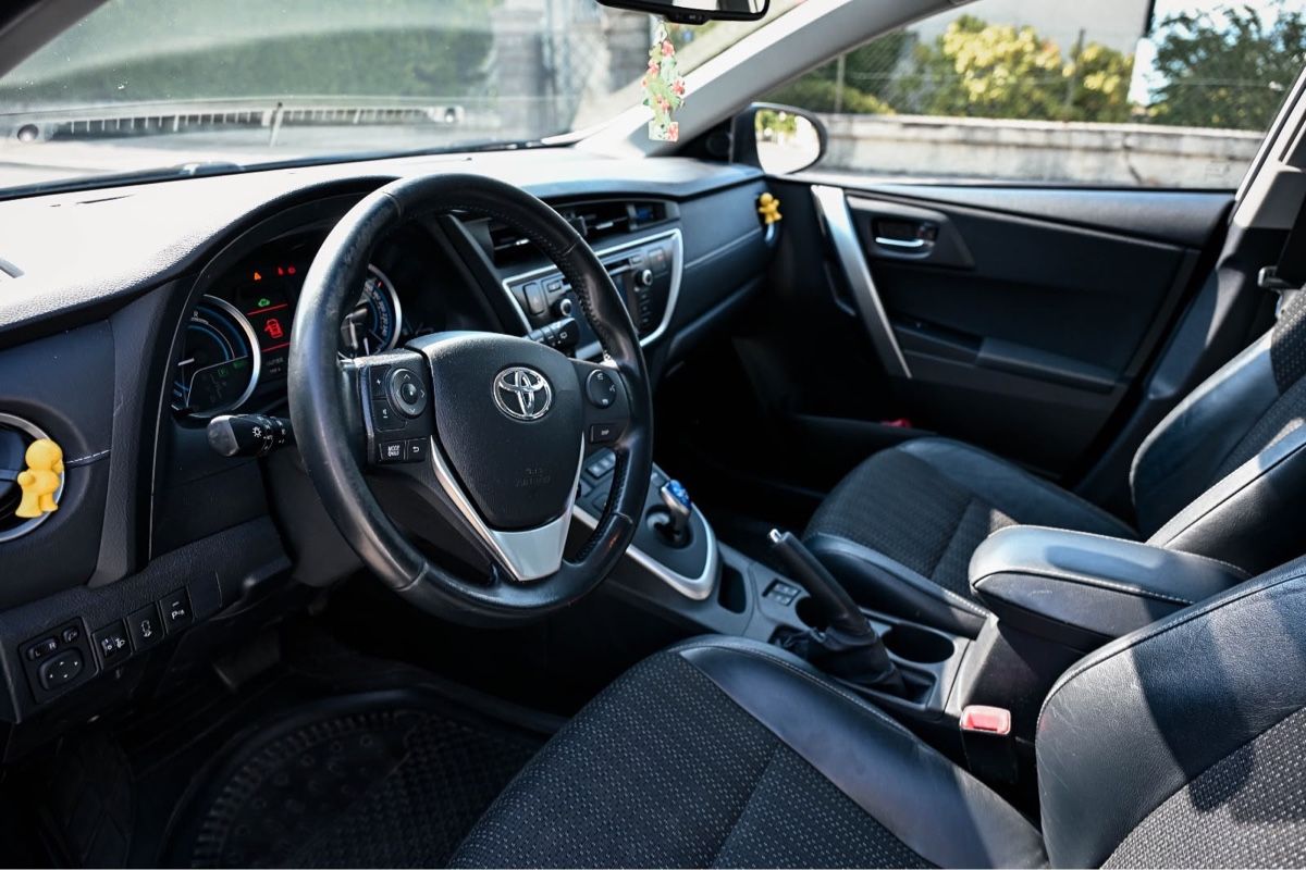 Toyota Autos: Toyota Auris Hybride  – Gebraucht aus Echandens von sou_rd75 5