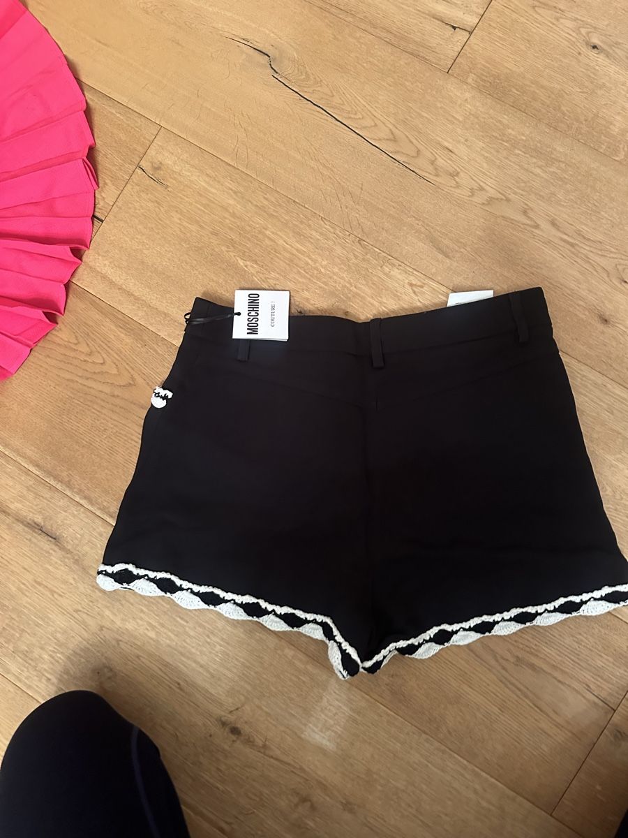 Moschino Hosen: Moschino couture shorts – Neu (gemäss Beschreibung) aus Silvaplana-Surlej von vikhayy.stmoritz 2