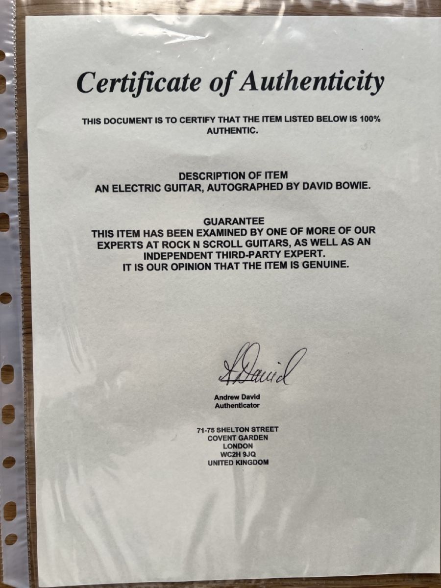 Autografi: David Bowie E-Gitarre original signiert 2007 – Nuovo e nell'imballaggio originale da Hittnau venduto da workaholic60 3