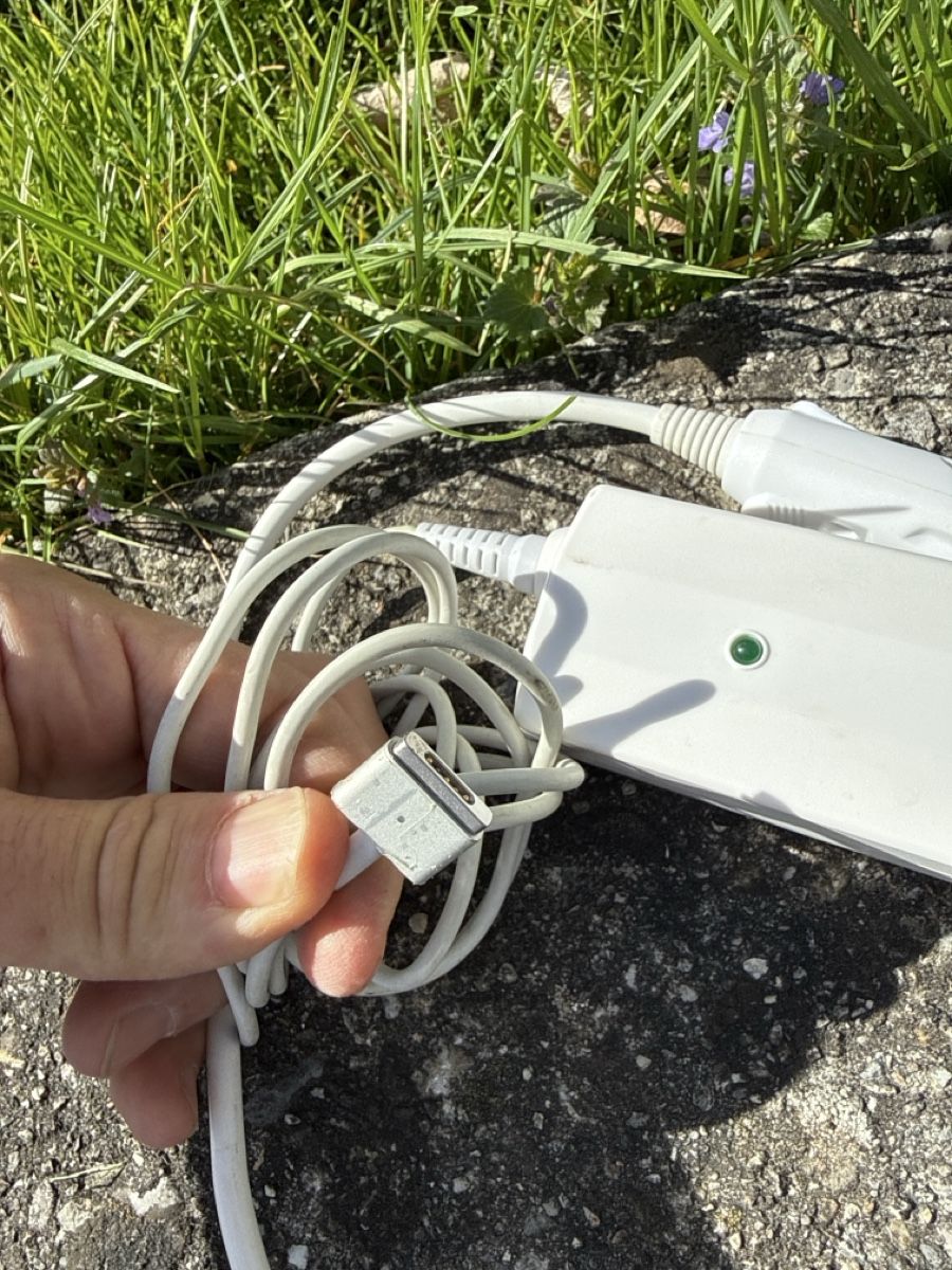 Caricabatterie: Auto Adapter Ladegerät - Car Adapter 12V/24V USB – Usato da Untervaz venduto da Christian092 2