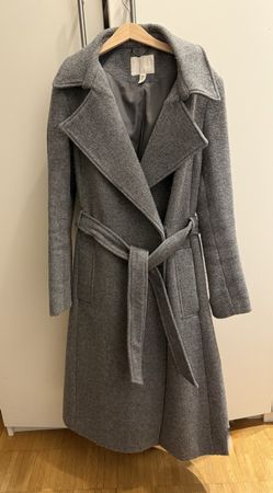 Toller Wintermantel in grau Gr. 36