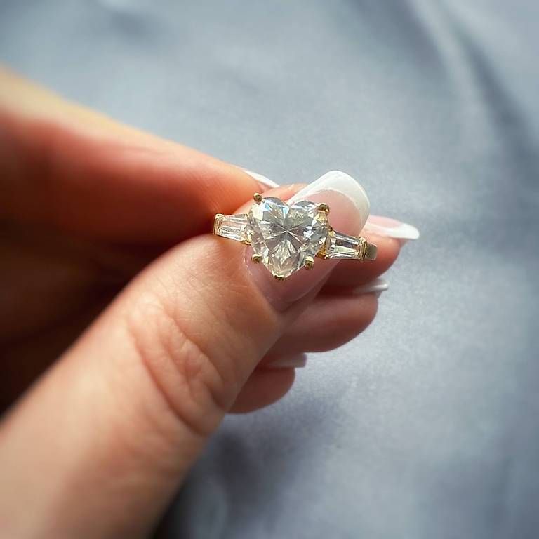 Ringe: Herzförmiger Moissanitring 2 Karat – Gebraucht aus Thalwil von han_2b8c 7