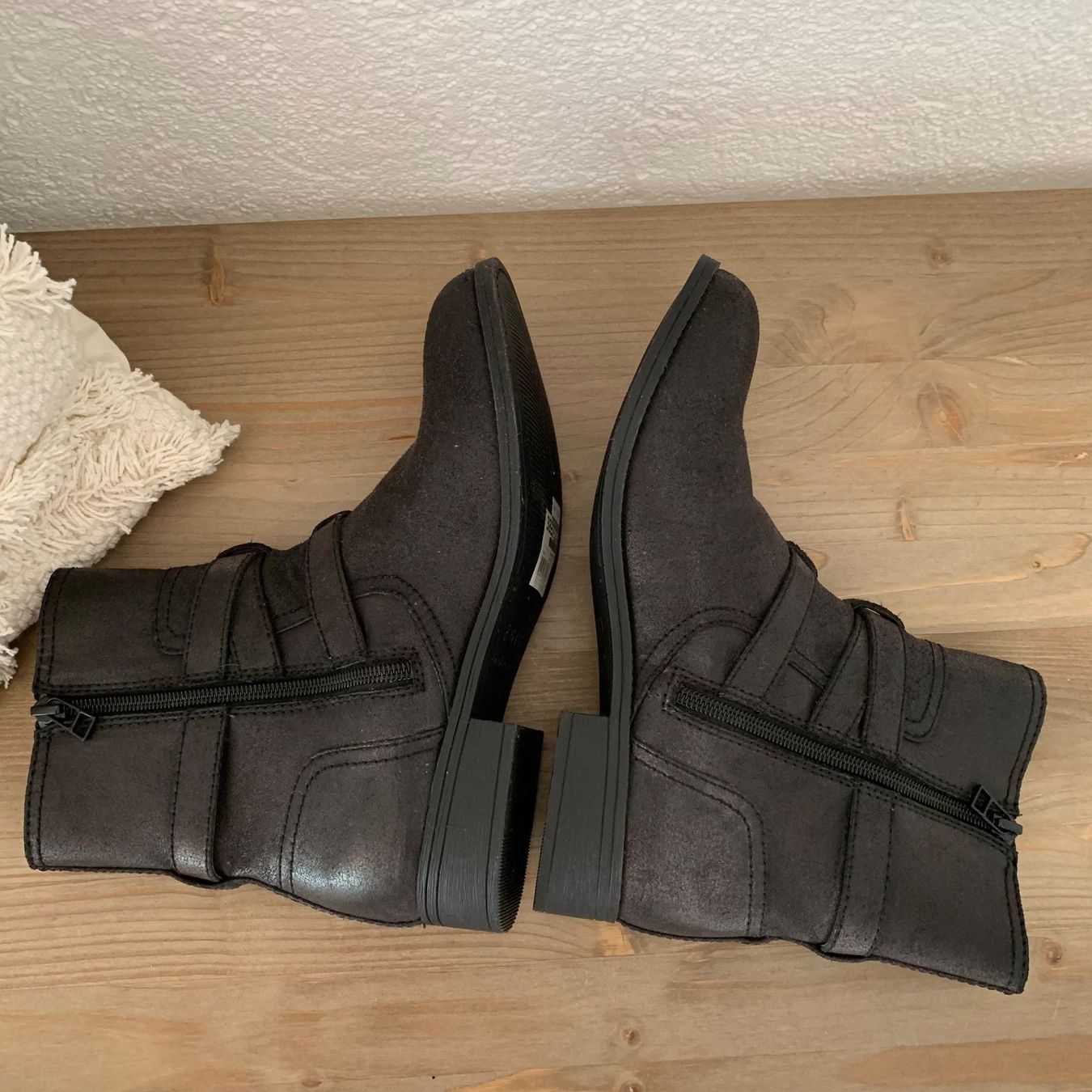 Esprit Chaussures femmes: NEU Esprit Boots Schuhe Stiefeletten Gr. 38 – Neuf (Voir description) à Fislisbach par KolibriSecondhand 6