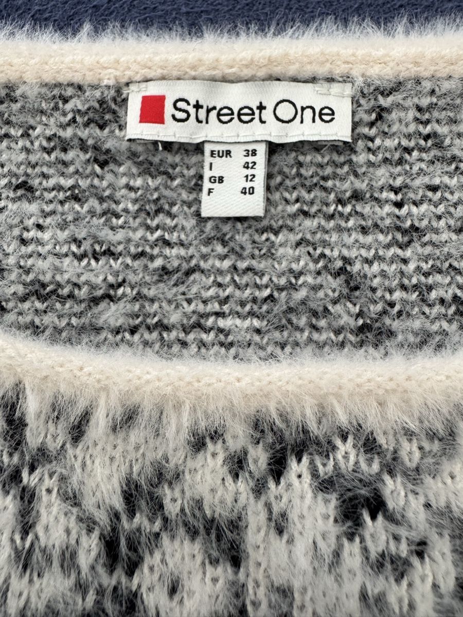 Maglioni & Felpe: Flauschiger Pullover/ Street One Gr. 38/40 – Nuovo (secondo la descrizione) da Morschach venduto da jeanhenrifabre