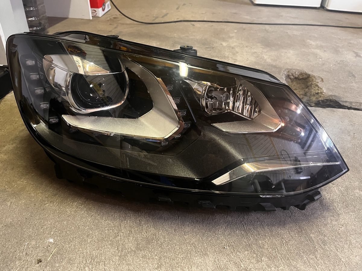 VW Fari: VW Sharan 7N Xenon LED Scheinwerfer rechts – Usato da St. Margarethen TG venduto da Kellnekemis_19