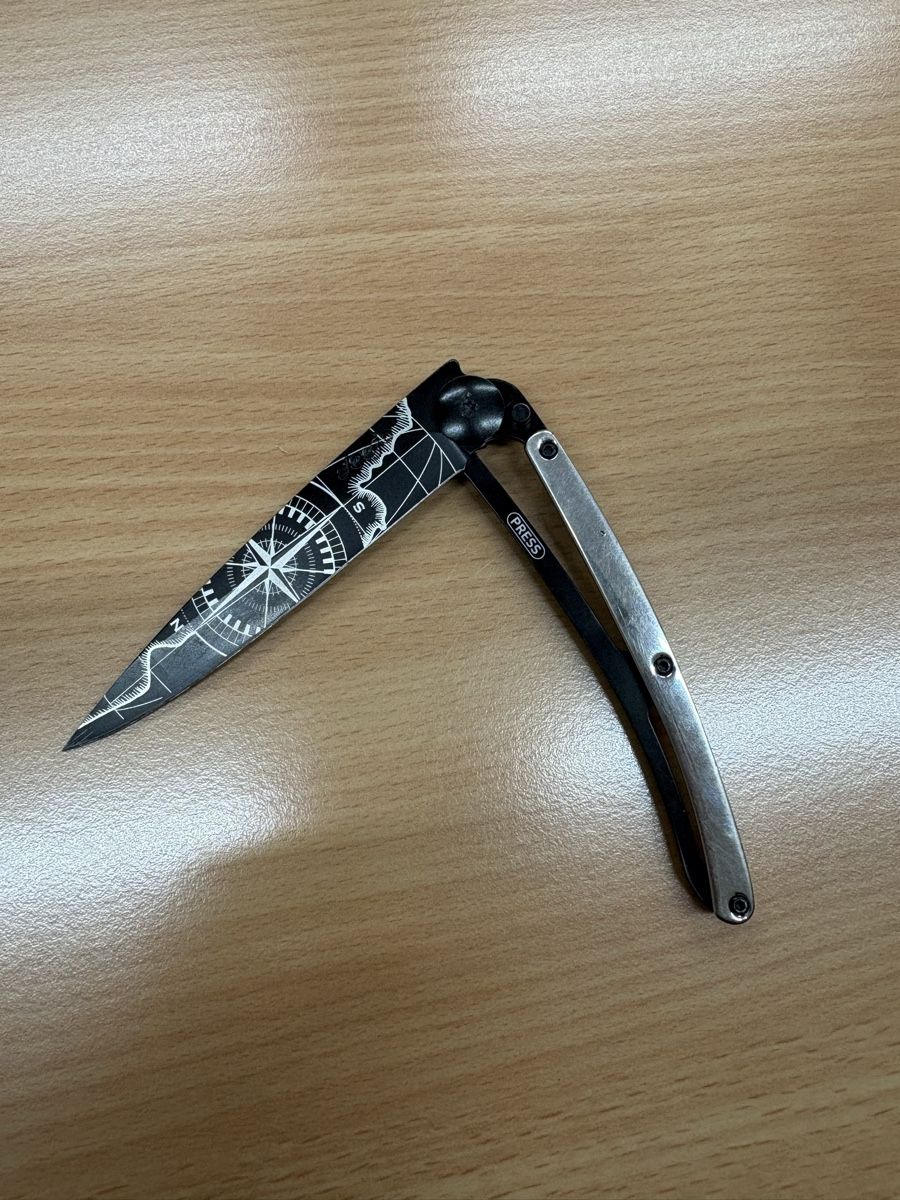 Couteaux de poche: Taschenmesser Klappmesser Kompass Deejo – D'occasion à Gamsen par Jessi_Booh 1
