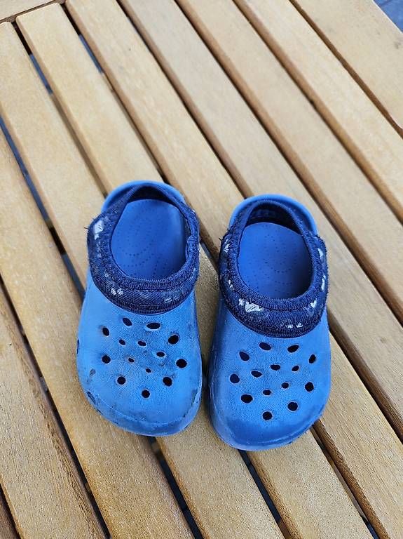 Chaussures garçon: Clogs / Gartenschuhe Gr. 22 – D'occasion à Thun par sst_y7mk 1