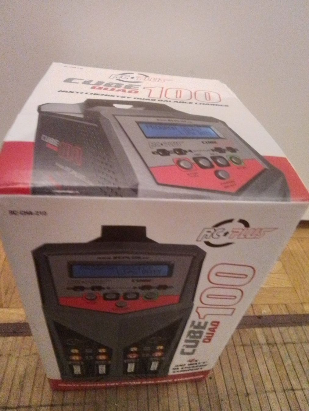Akkus, Ladegeräte & Netzgeräte: CUBE Quad 100 RC-Plus Super-Ladegerät 4 x 100 Watt – Neu und originalverpackt aus Rüti ZH von Velo-Jimmy 3