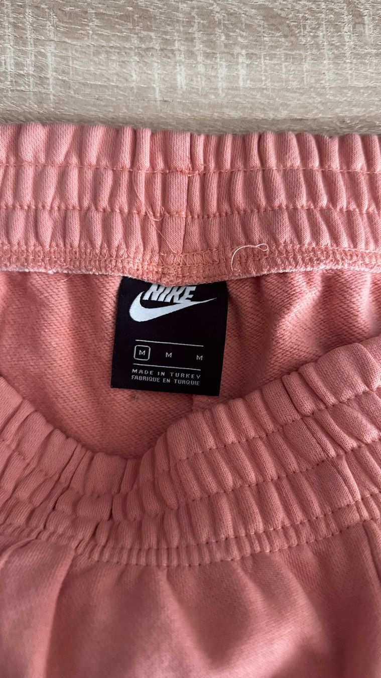 Nike Pantaloni: Nike Jogginghose, Baggy – Usato da Chur venduto da vi_milena 2