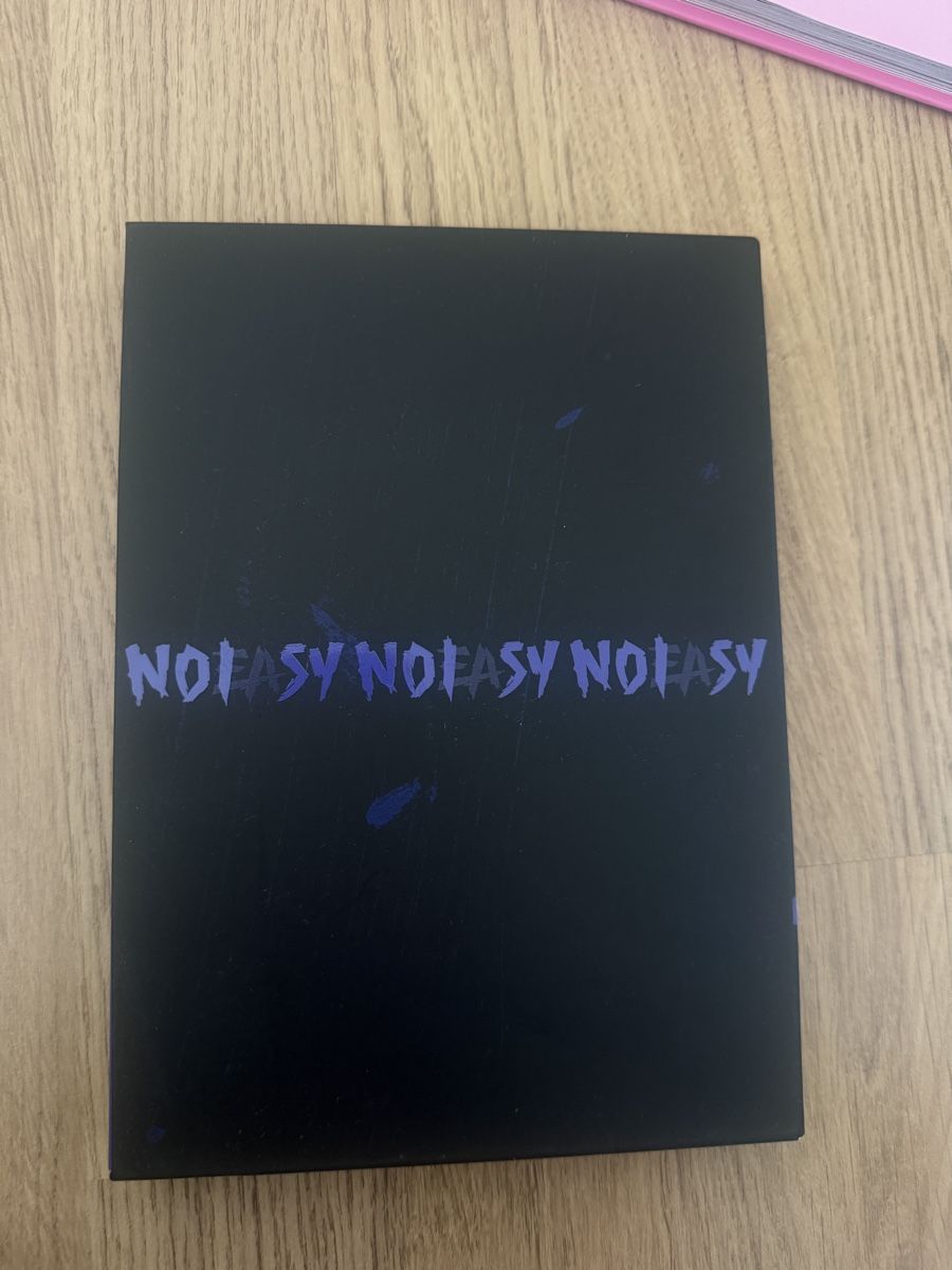 Album: Stray Kids NOEASY CD-Album – Usato da Basel venduto da kal_l6ms