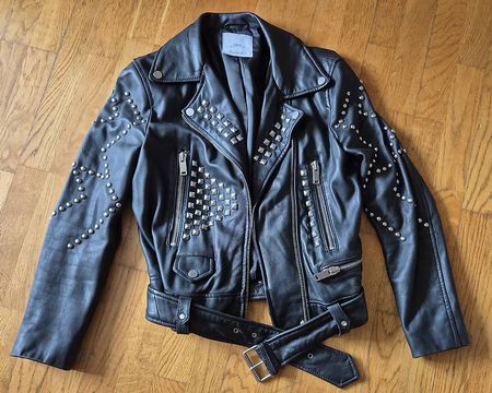 Rockige Echtlederjacke von Mango mit Nieten S